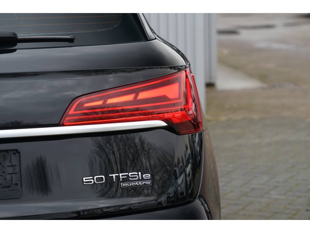 Audi Q5 50TFSI-e S-Line (In- en Exterieur) Nw model Trekha