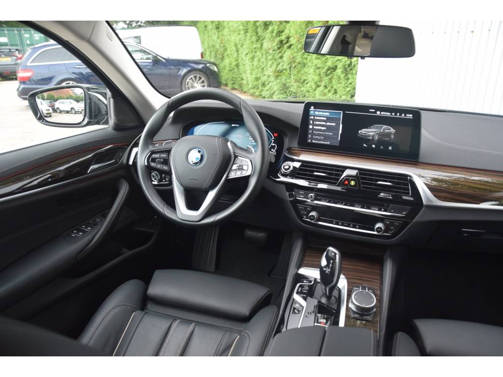 BMW 5-Serie 545e xDrive Business Plus LaserLED/HarmanKardon/Co