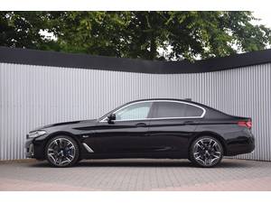 BMW 5-Serie 545e xDrive Business Plus LaserLED/HarmanKardon/Co