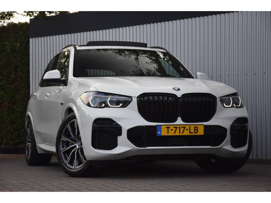 Bmw X5 xDrive45e M-Sport Laser/Pano/Luchtvering/AdaptiveC