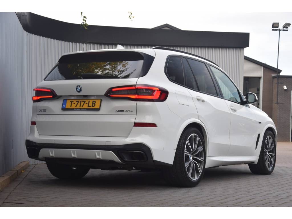 Bmw X5 xDrive45e M-Sport Laser/Pano/Luchtvering/AdaptiveC