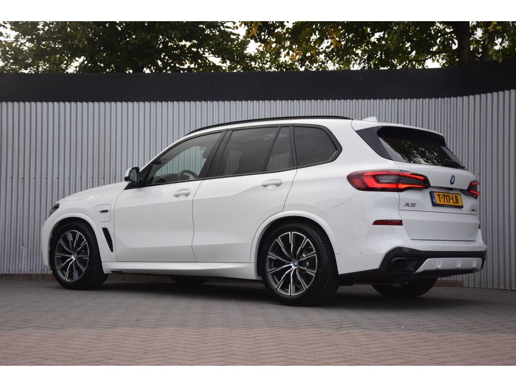 Bmw X5 xDrive45e M-Sport Laser/Pano/Luchtvering/AdaptiveC