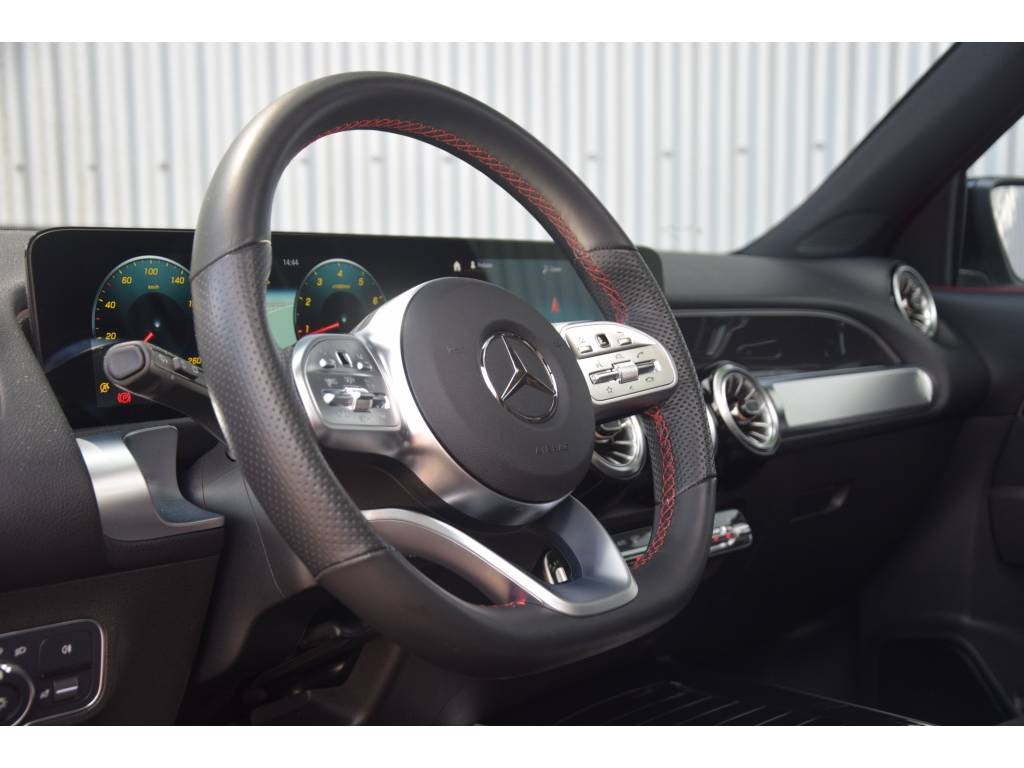 Mercedes-benz GLB 200 AMG-Line Pano/LED Matrix/Alcantara/Nightpakket