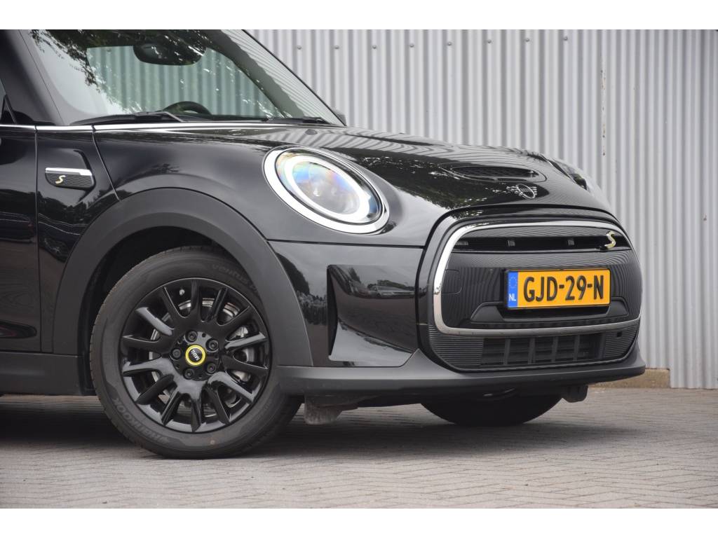 Mini Cooper Classic 33kWh LED/Navi/PDC/ Slechts 68km gereden!