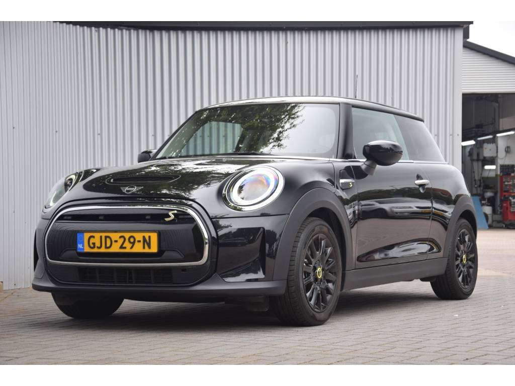 Mini Cooper Classic 33kWh LED/Navi/PDC/ Slechts 68km gereden!