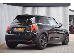 Mini Cooper Classic 33kWh LED/Navi/PDC/ Slechts 68km gereden!