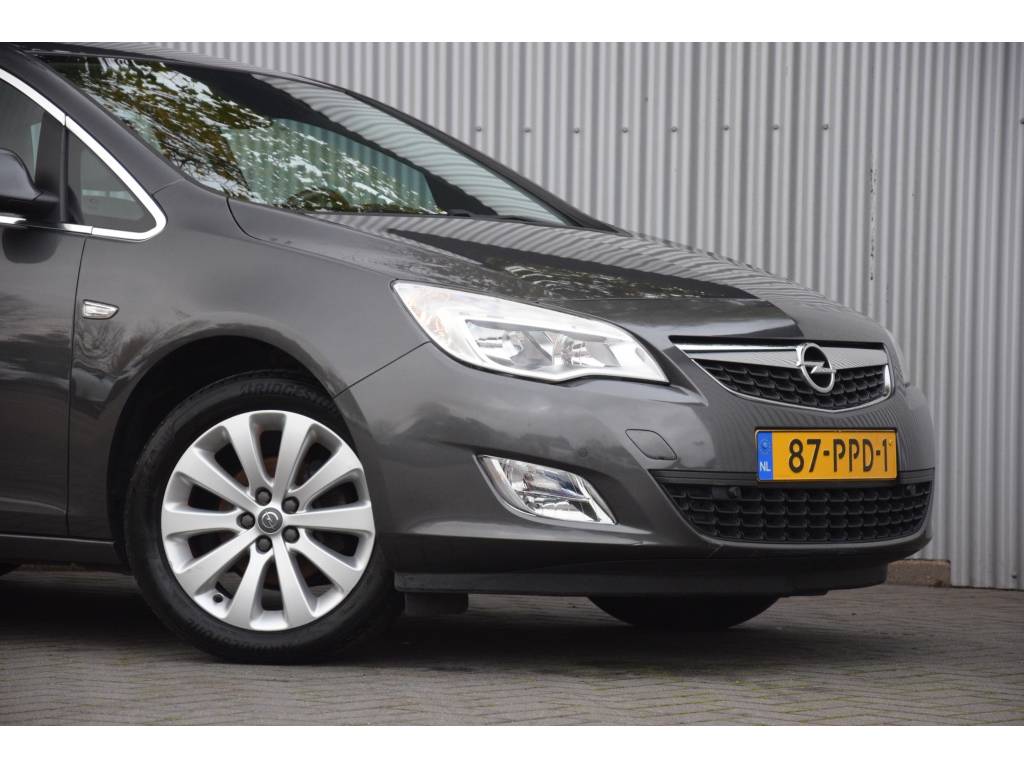 Opel Astra 1.4 Turbo Cosmo Trekhaak/Navi/PDC/Clima/Bluetooth