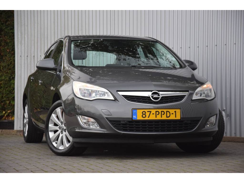 Opel Astra 1.4 Turbo Cosmo Trekhaak/Navi/PDC/Clima/Bluetooth