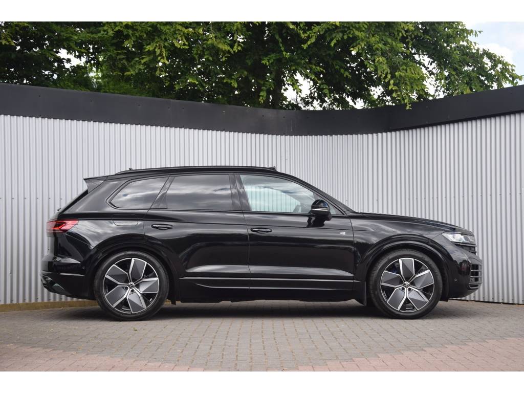 Volkswagen Touareg R 3.0TSI eHybrid Nieuw model/Full options