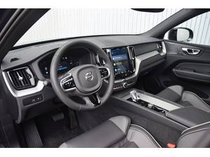 Volvo XC60 T6 AWD Ultimate Dark Leer/HarmanKardon/HeadUp/Pano